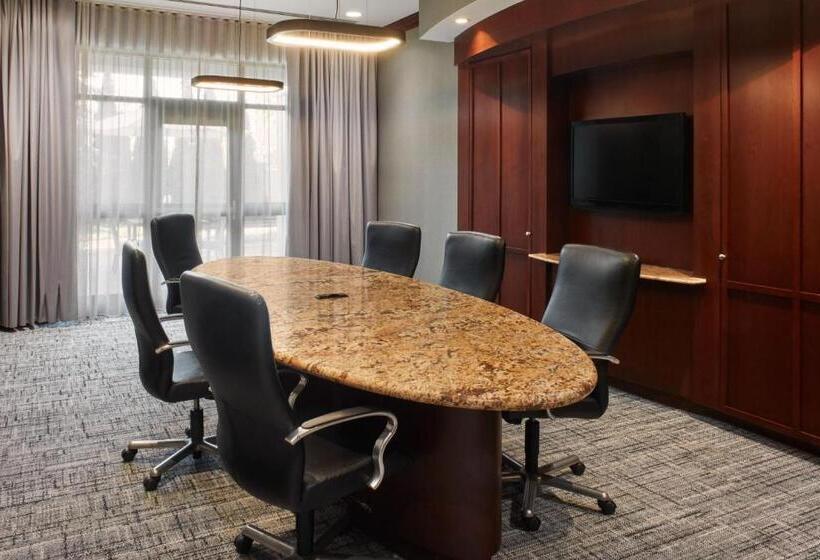 ホテル Courtyard By Marriott Mississaugaairport Corporate Centre West