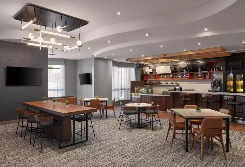 호텔 Courtyard By Marriott Mississaugaairport Corporate Centre West