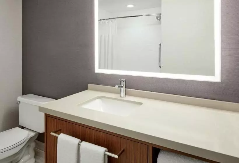 호텔 Courtyard By Marriott Mississaugaairport Corporate Centre West