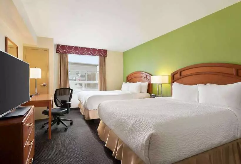 호텔 Days Inn & Suites By Wyndham Thompson