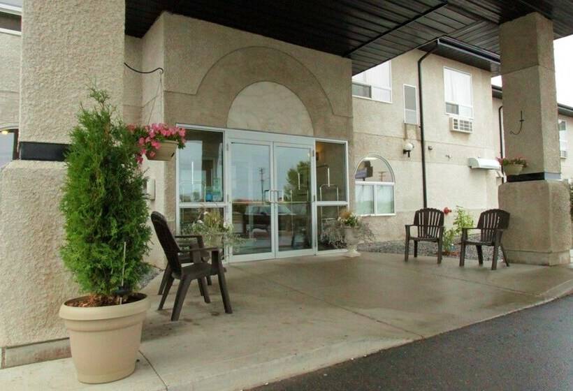 هتل Days Inn & Suites By Wyndham Thompson