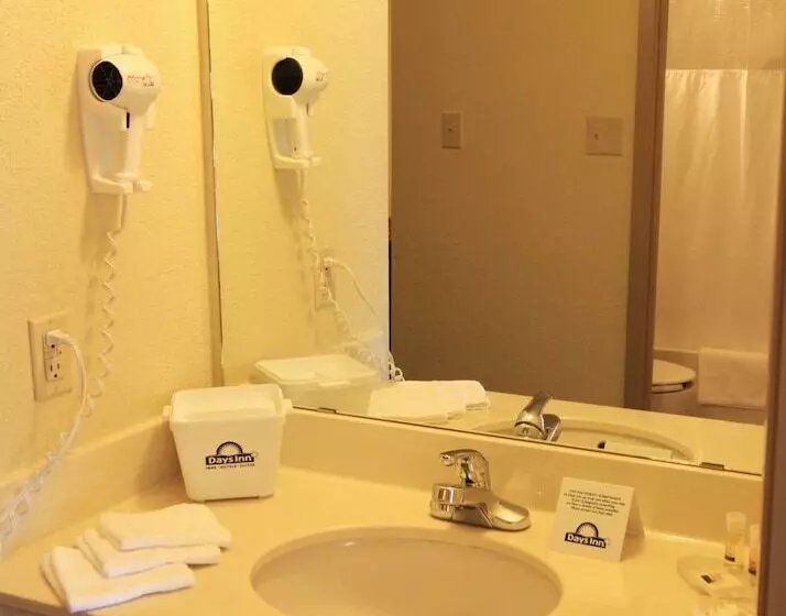 호텔 Days Inn & Suites By Wyndham Thompson