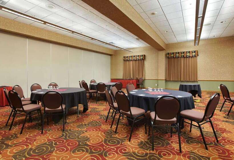 Szálloda Days Inn & Suites By Wyndham West Edmonton