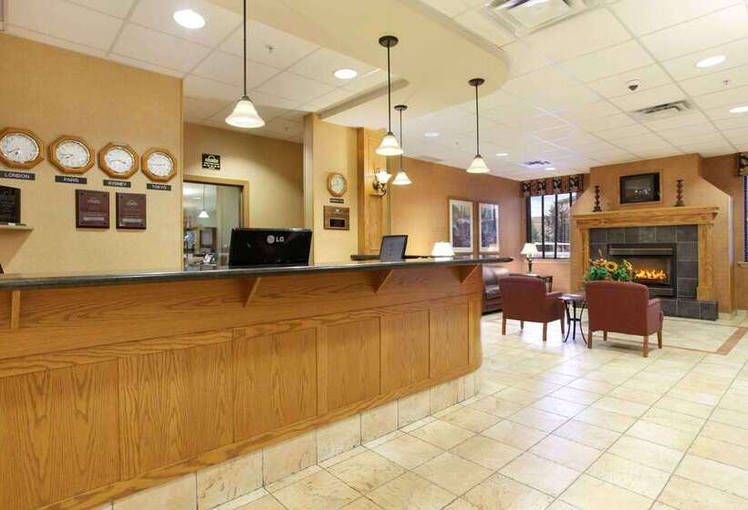 Szálloda Days Inn & Suites By Wyndham West Edmonton