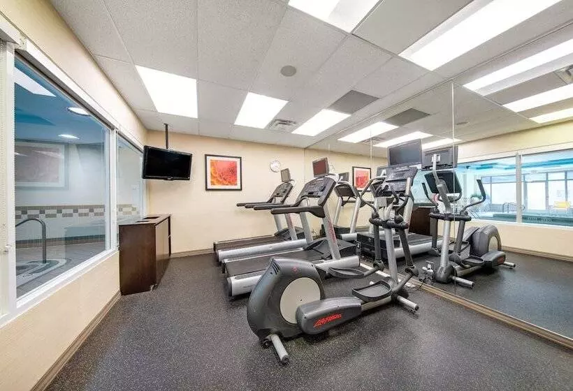 هتل Fairfield Inn & Suites By Marriott Toronto Airport