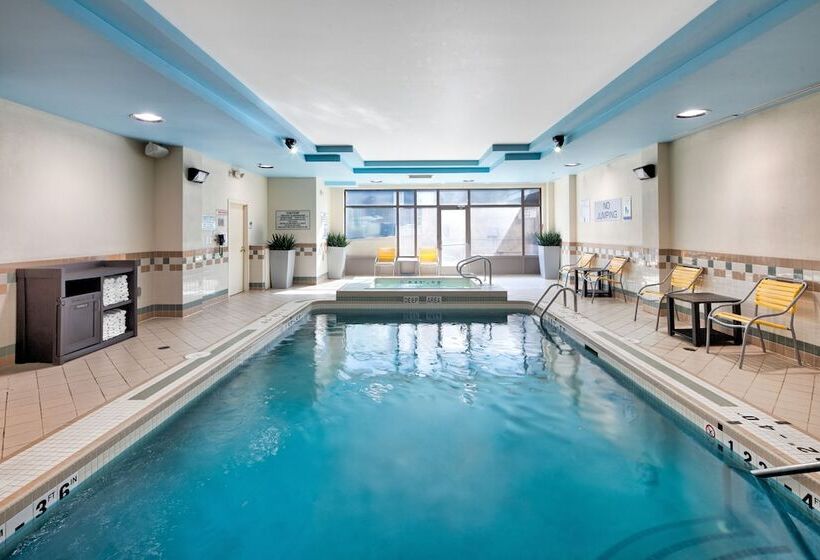 호텔 Fairfield Inn & Suites By Marriott Toronto Airport