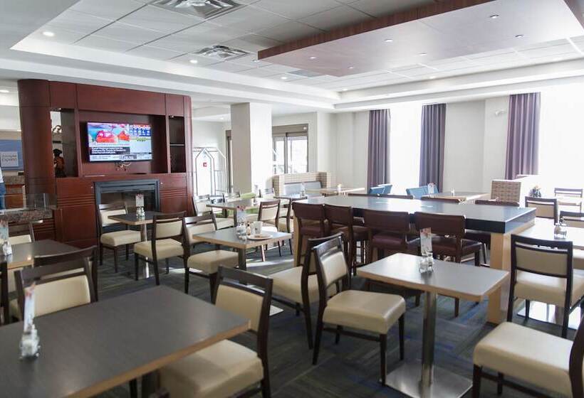 Hotel Holiday Inn Express Brampton, An Ihg