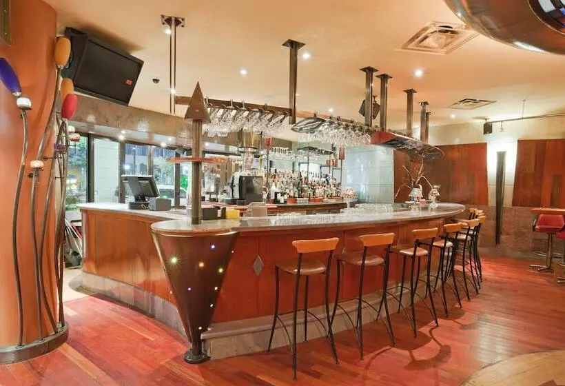 בית מלון כפרי Holiday Inn Niagara Falls By The Falls, An Ihg