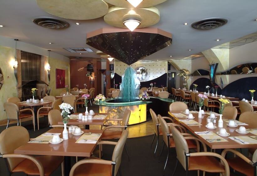 Hotel Holiday Inn Niagara Falls By The Falls, An Ihg