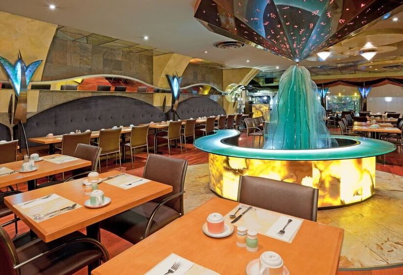 Hotel Holiday Inn Niagara Falls By The Falls, An Ihg