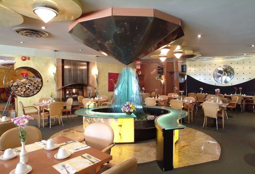 Hotel Holiday Inn Niagara Falls By The Falls, An Ihg