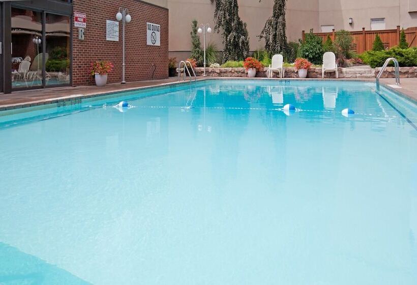 Hotel Holiday Inn Niagara Falls By The Falls, An Ihg