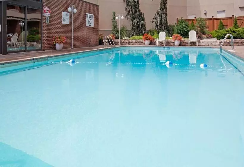 בית מלון כפרי Holiday Inn Niagara Falls By The Falls, An Ihg