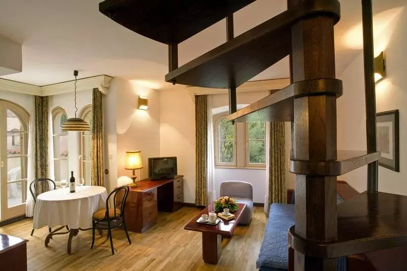 Отель Isabella Castle