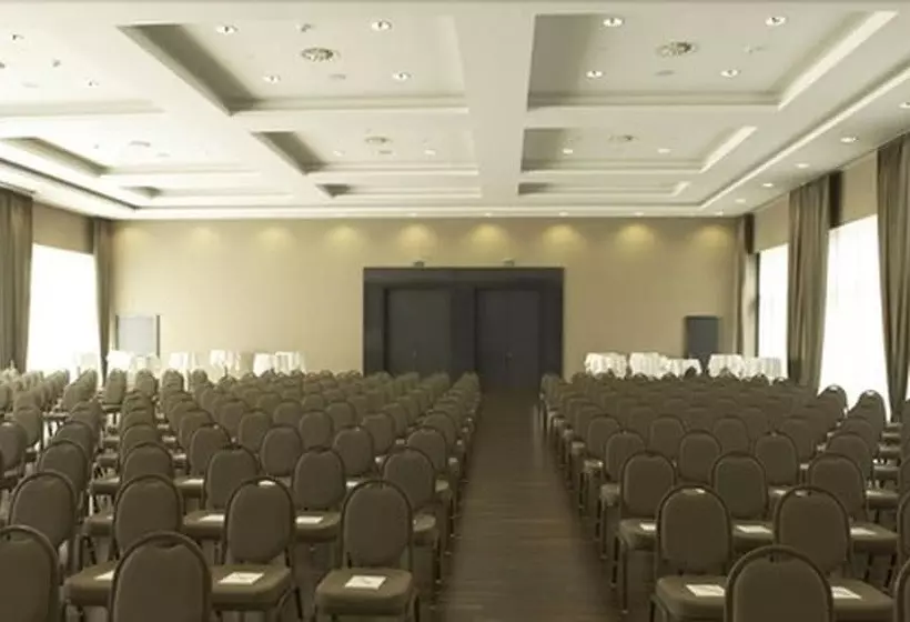 Отель Ramada By Wyndham Duesseldorf Ratingen