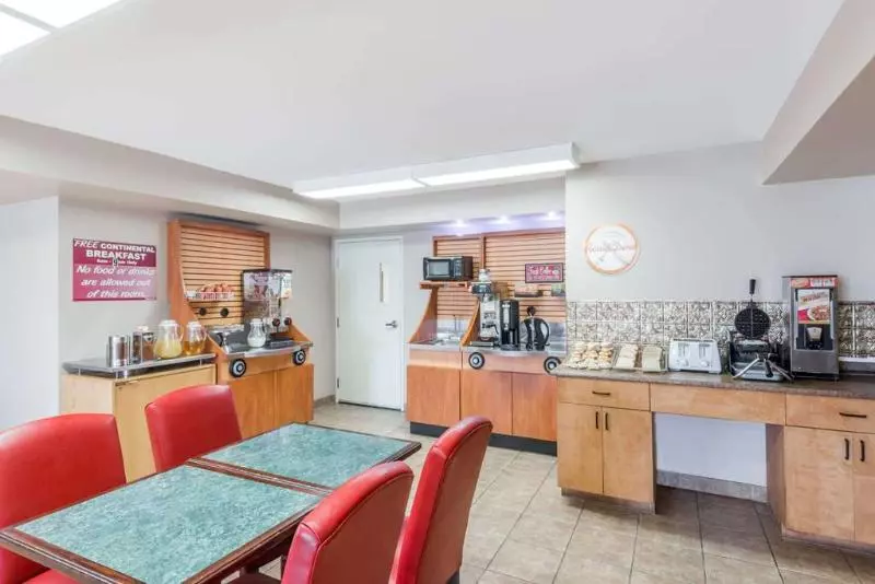 בית מלון כפרי London Travel Inn