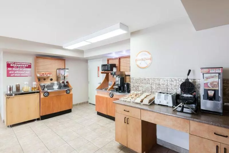 בית מלון כפרי London Travel Inn