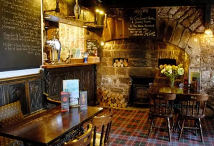 Old Court Hotel & Apartments