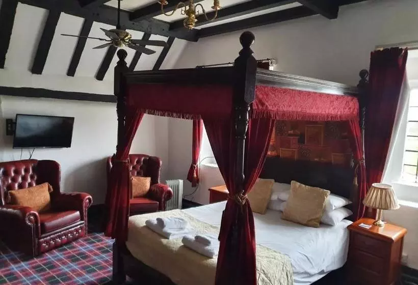 Old Court Hotel & Apartments