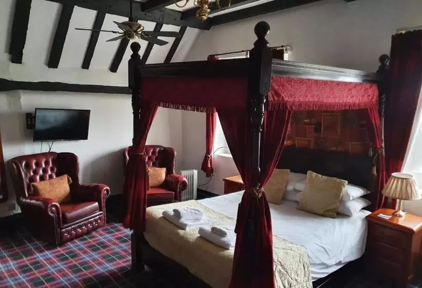 Old Court Hotel & Apartments