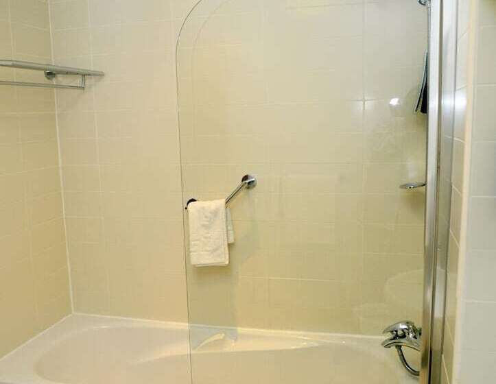 هتل Premier Suites Newcastle