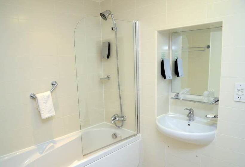 هتل Premier Suites Newcastle