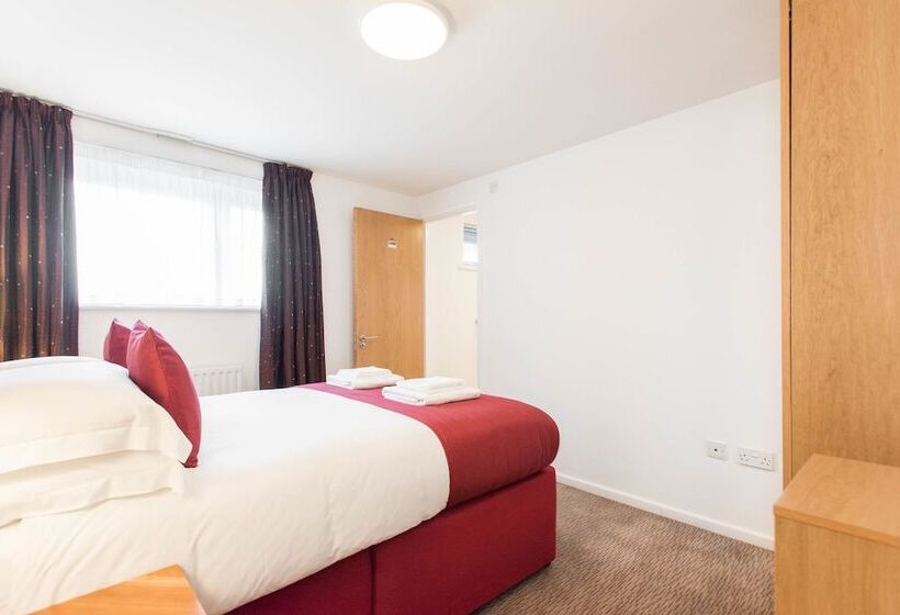 هتل Premier Suites Newcastle