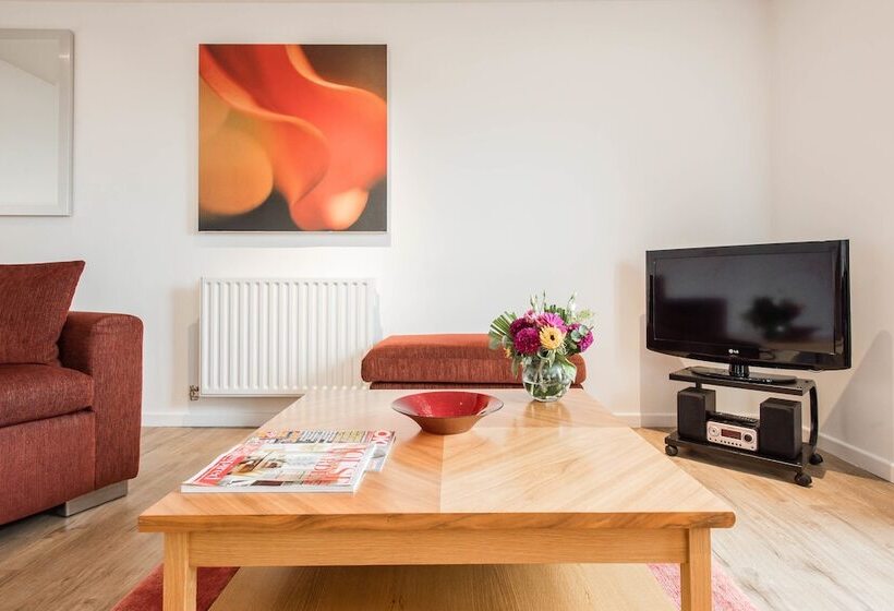 هتل Premier Suites Newcastle