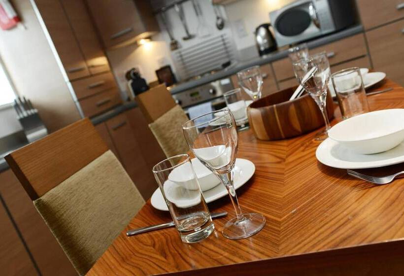 هتل Premier Suites Newcastle