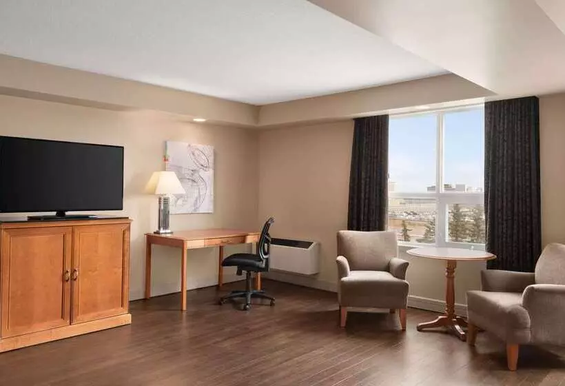 Royal Hotel Edmonton Airport Trademark Collection By Wyndham