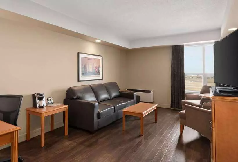 Royal Hotel Edmonton Airport Trademark Collection By Wyndham