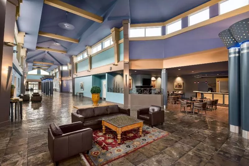 Royal Hotel Edmonton Airport Trademark Collection By Wyndham