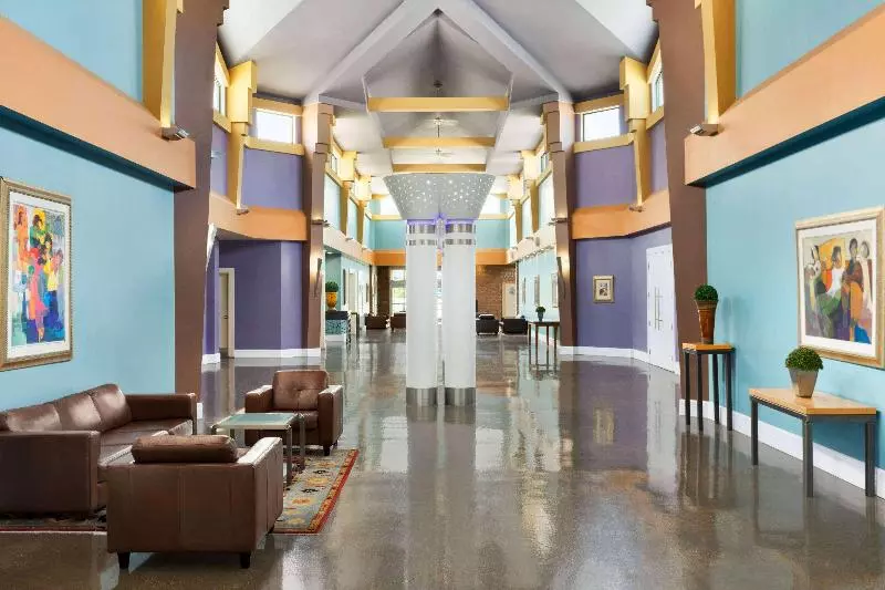 Royal Hotel Edmonton Airport Trademark Collection By Wyndham