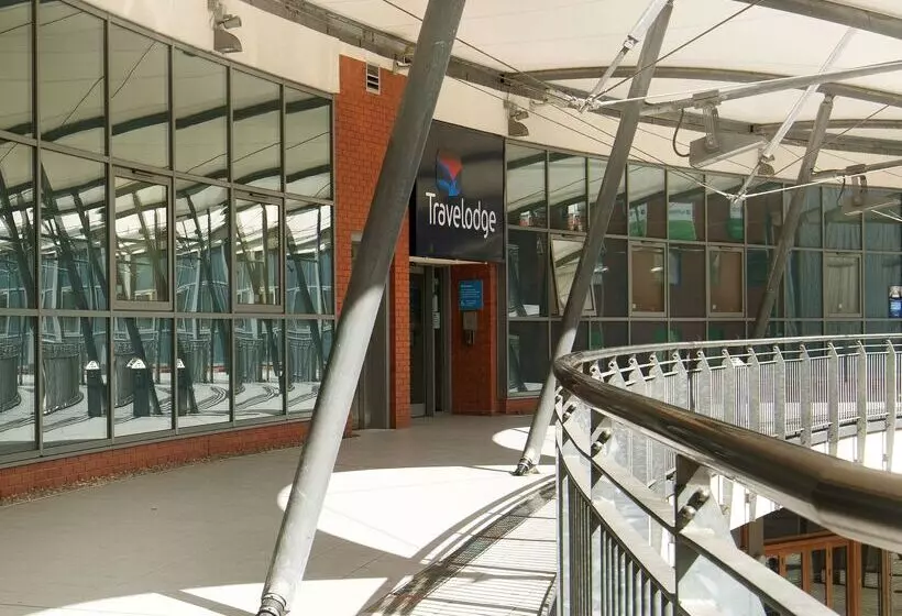 ホテル Travelodge Birmingham Central Broadway Plaza