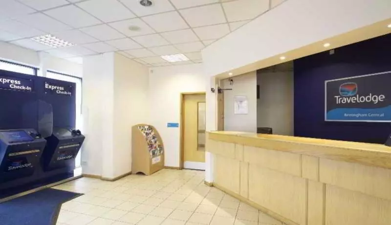 ホテル Travelodge Birmingham Central Broadway Plaza