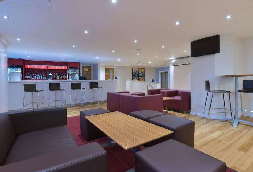 هتل Travelodge Leeds Central Vicar Lane