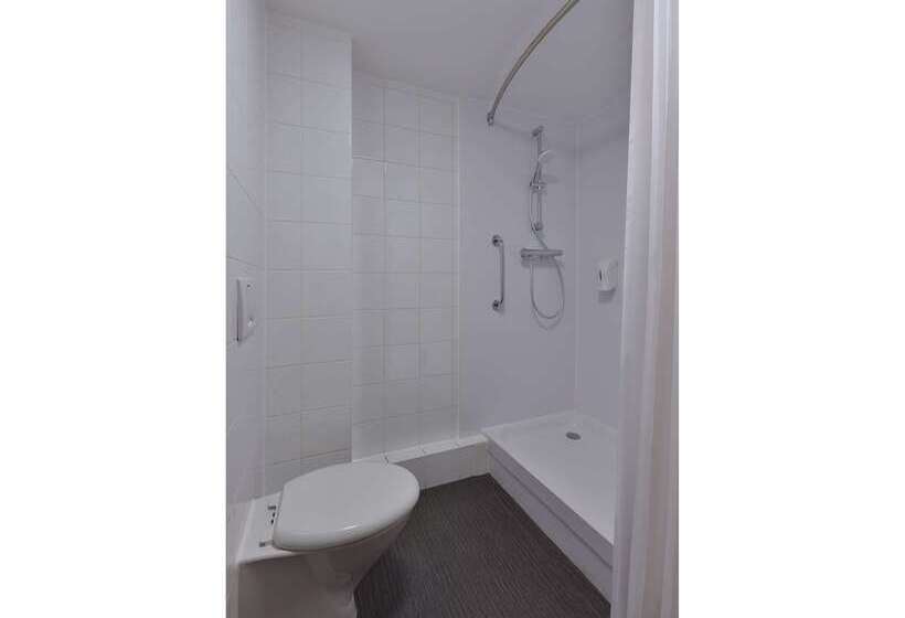 هتل Travelodge Leeds Central Vicar Lane