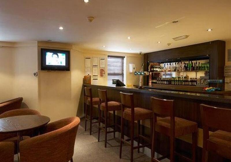 هتل Travelodge Leeds Central Vicar Lane