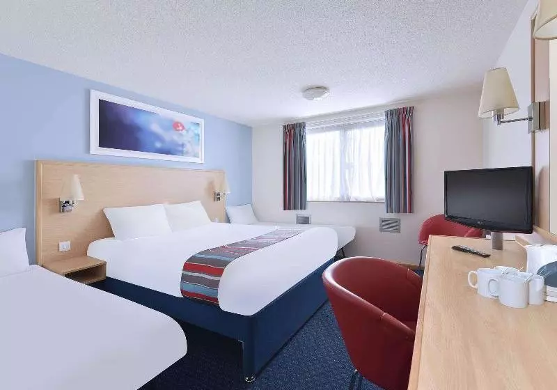 호텔 Travelodge Watford Central