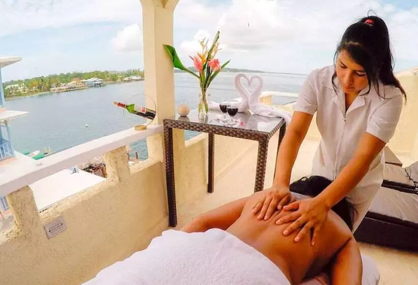 هتل Tropical Suites