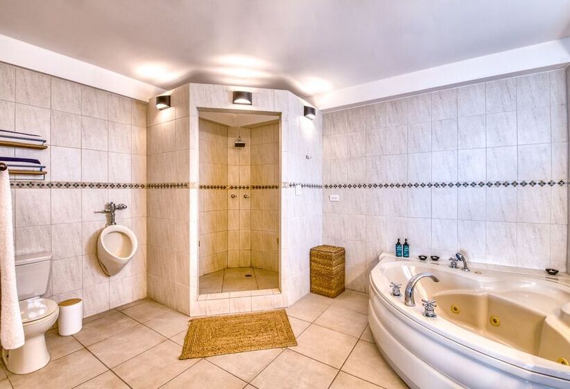 هتل Tropical Suites