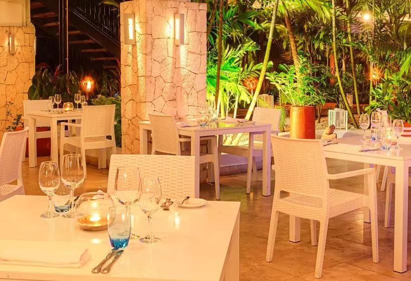 هتل Zoetry Curacao