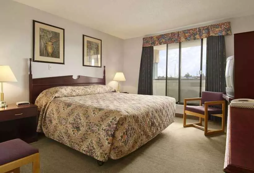 汽车旅馆  Super 8 By Wyndham Red Deer