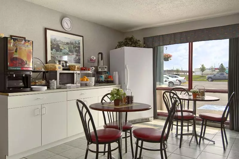 汽车旅馆  Super 8 By Wyndham Red Deer