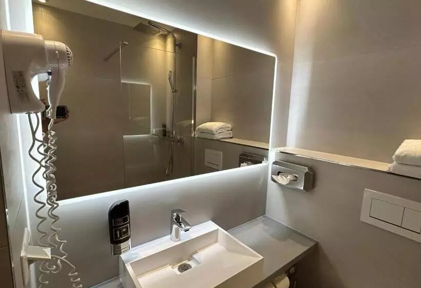 ホテル Am Karlstor