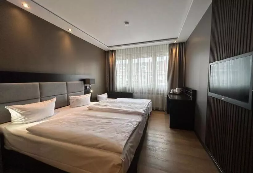 ホテル Am Karlstor