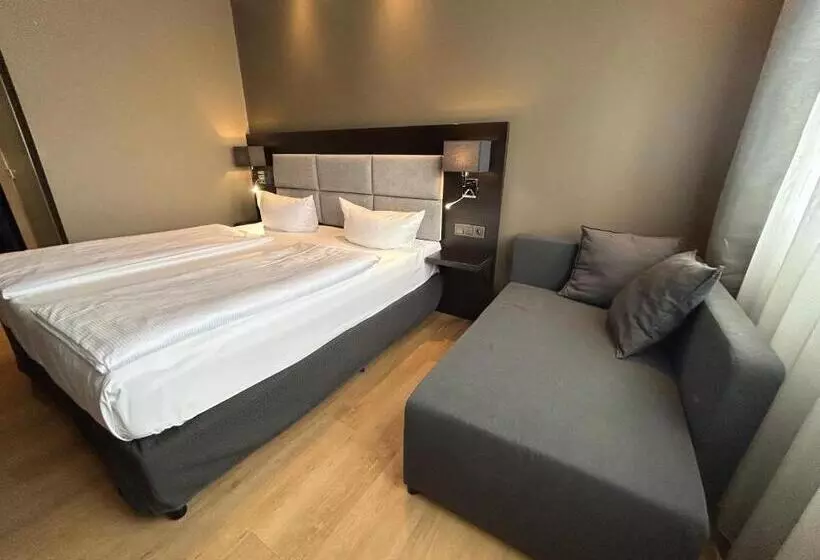 ホテル Am Karlstor