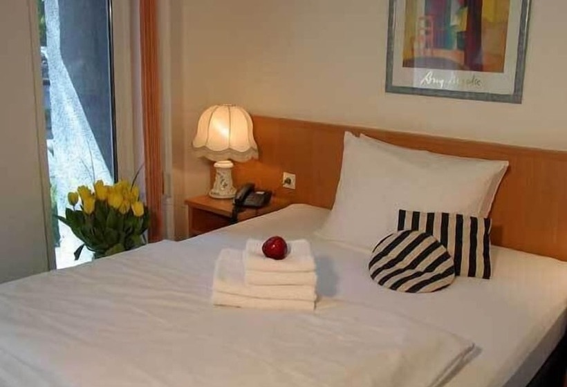 호텔 Am Schlosspark , Wiesbaden