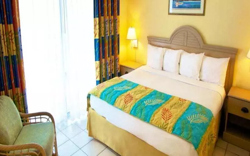 هتل Bay View Suites Paradise Island