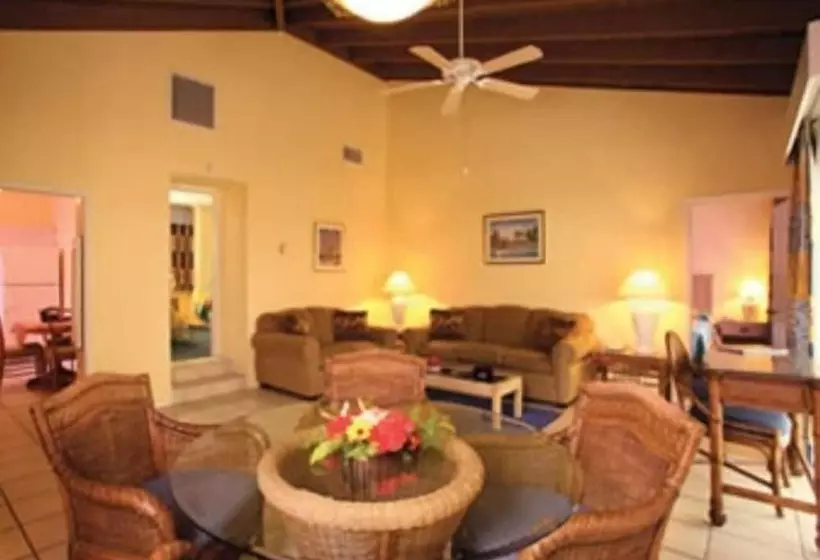 هتل Bay View Suites Paradise Island